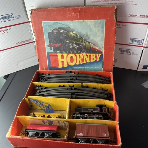 Hornby train set - set, box