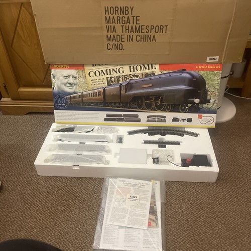 Hornby coming home train set - home,