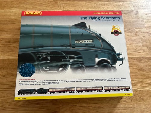 Hornby flying scotsman train - flying,
