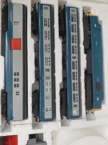 Hornby royal mail train - mail, set